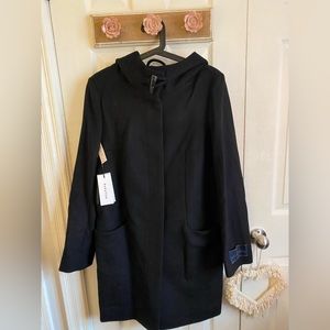 Aritzia Babaton Pearce black wool & cashmere coat. Size medium. Brand new